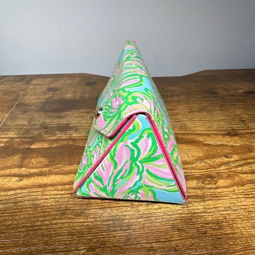Lilly Pulitzer Sunglass Case Bungalows Pink Blue Green Sunnies Trendy